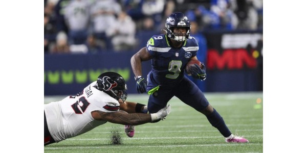 Kenneth Walker III surprend tout le monde en rejoignant les Kansas City Chiefs Kenneth Walker III surprend tout le monde en rejoignant les Kansas City Chiefs